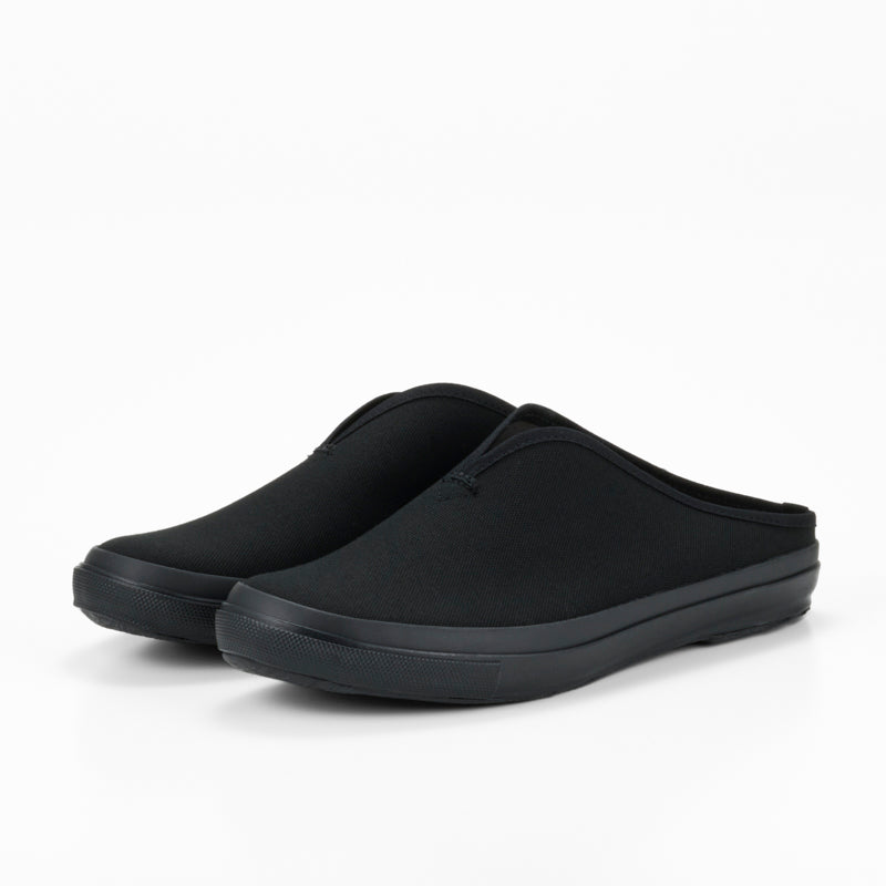 SLIT MULE BLACKMONO