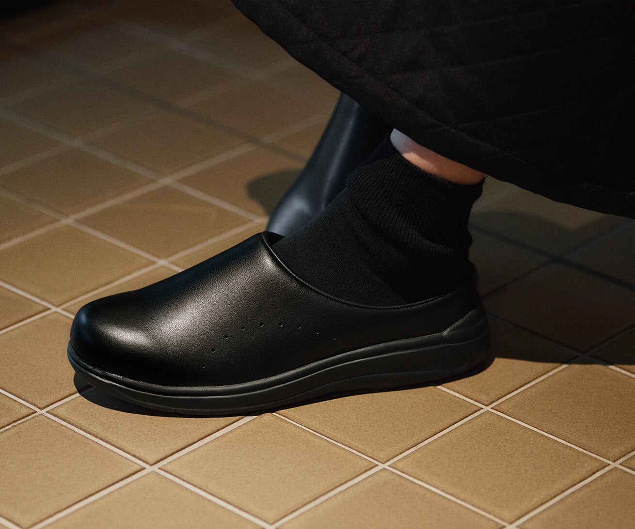 ET004 CAF BLACK