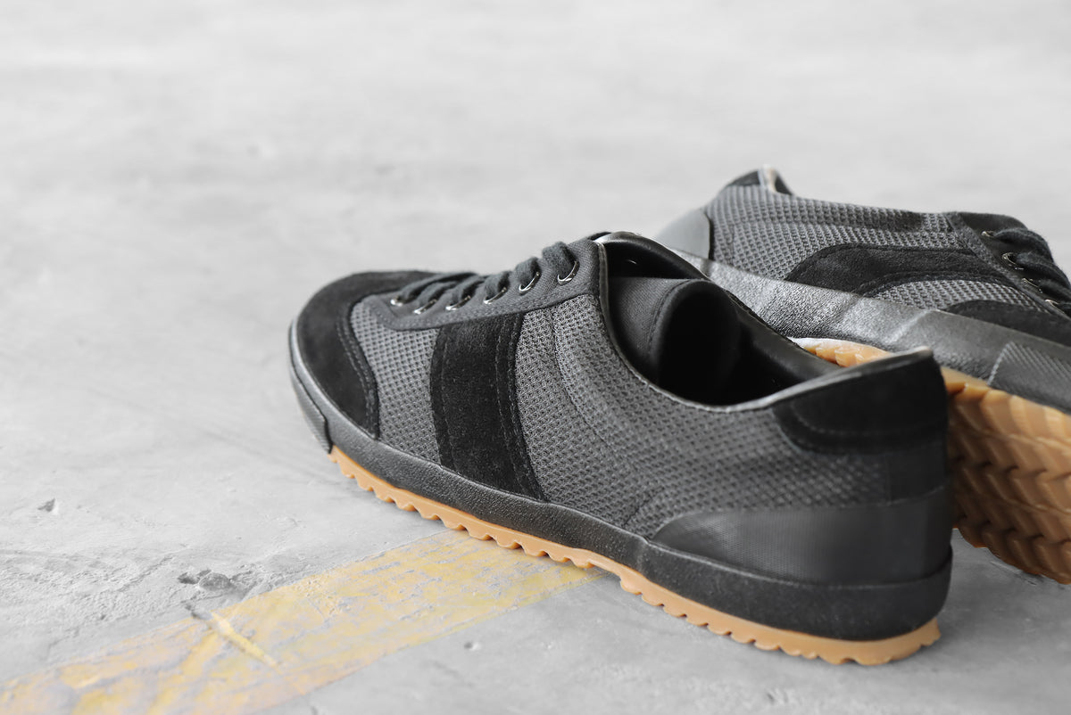 GYMNA ACE BLACK