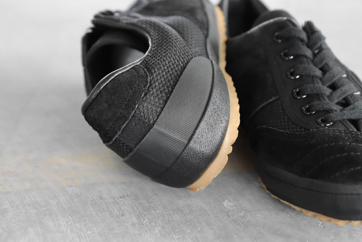 GYMNA ACE BLACK