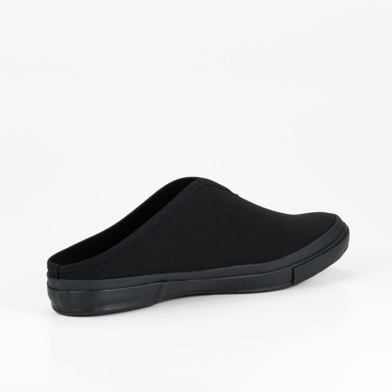 SLIT MULE BLACKMONO